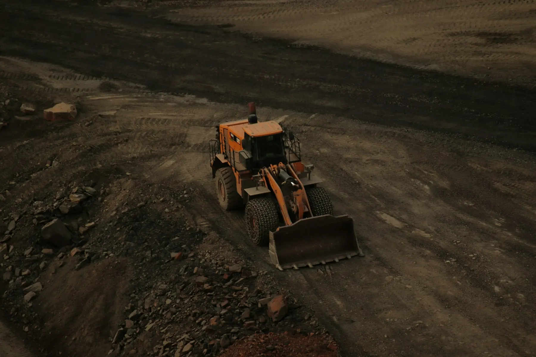Carregadeira em obra e mineração